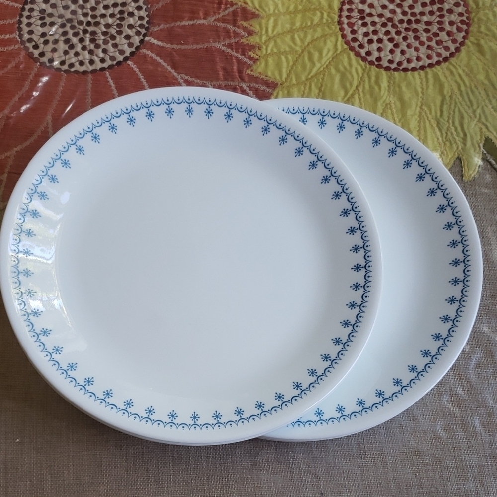 Corelle Blue and White Snowflake Print Vintage Dinner Plates Set Of Two